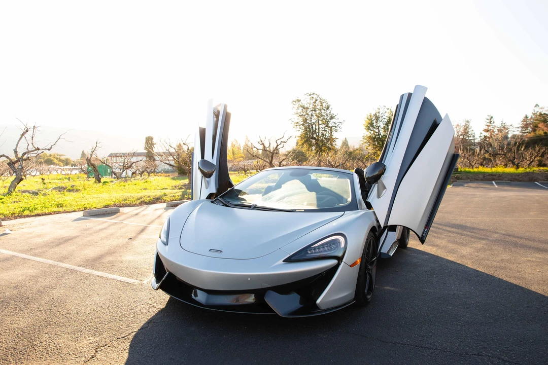 2018 McLaren 570S Spider - Image 10 of 31