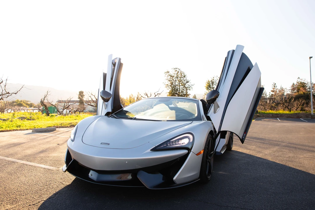 2018 McLaren 570S Spider - Image 11 of 31