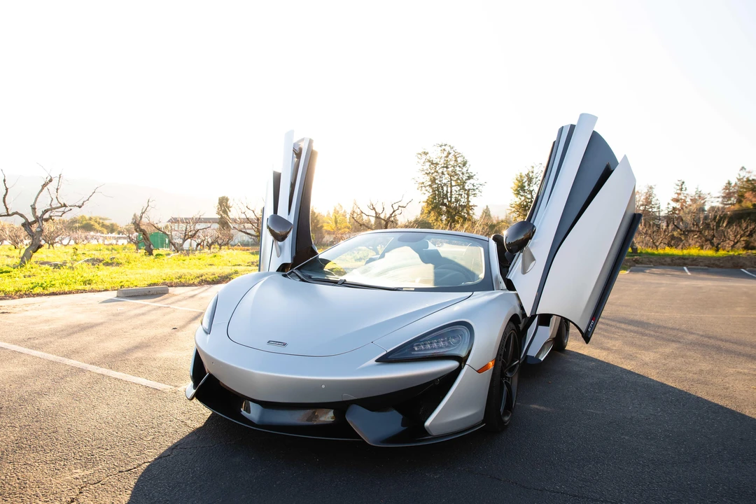 2018 McLaren 570S Spider - Image 15 of 31