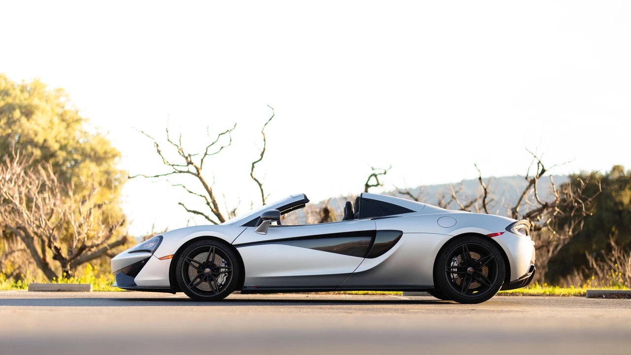 2018 McLaren 570S Spider - Image 20 of 31