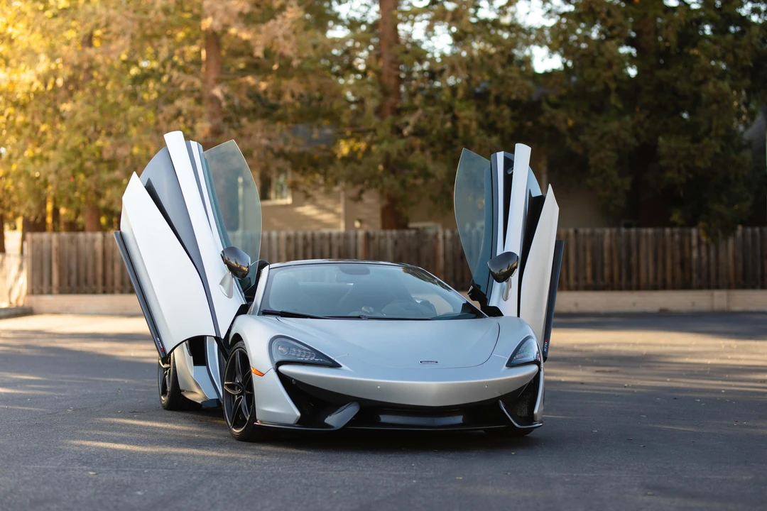 2018 McLaren 570S Spider - Image 30 of 31