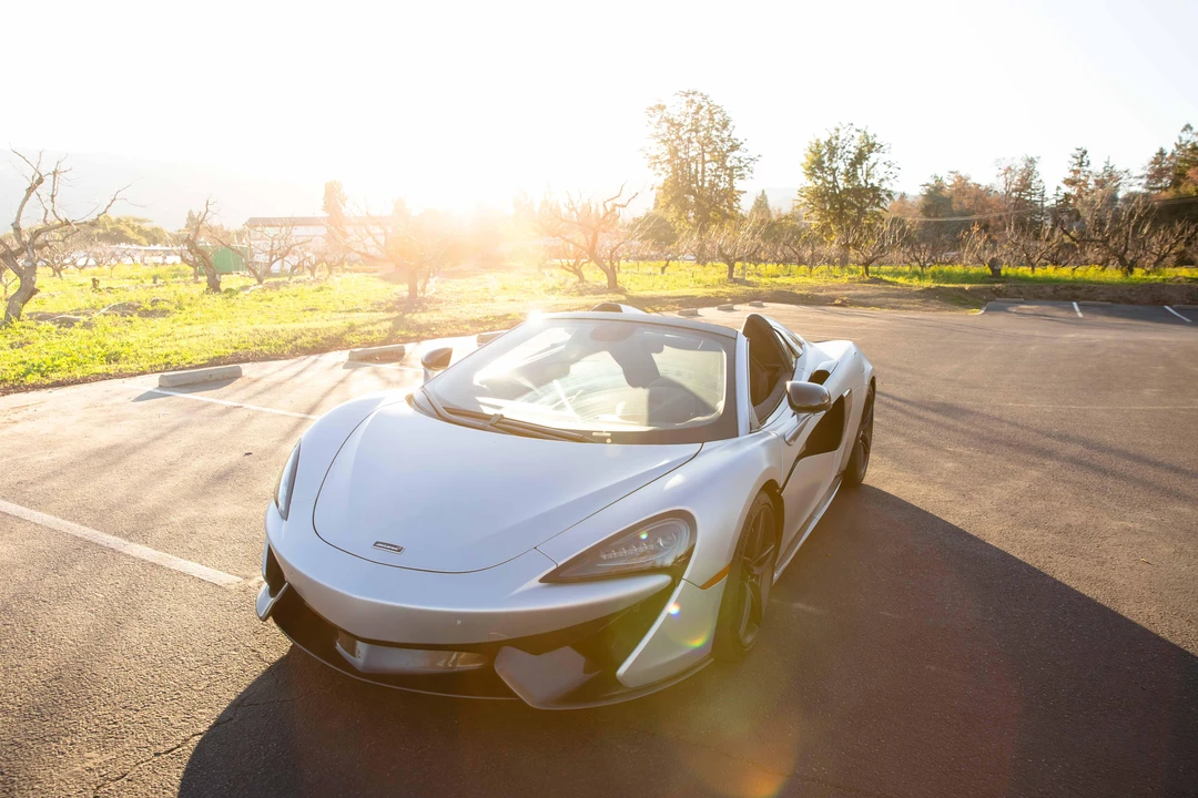 2018 McLaren 570S Spider - Image 13 of 31