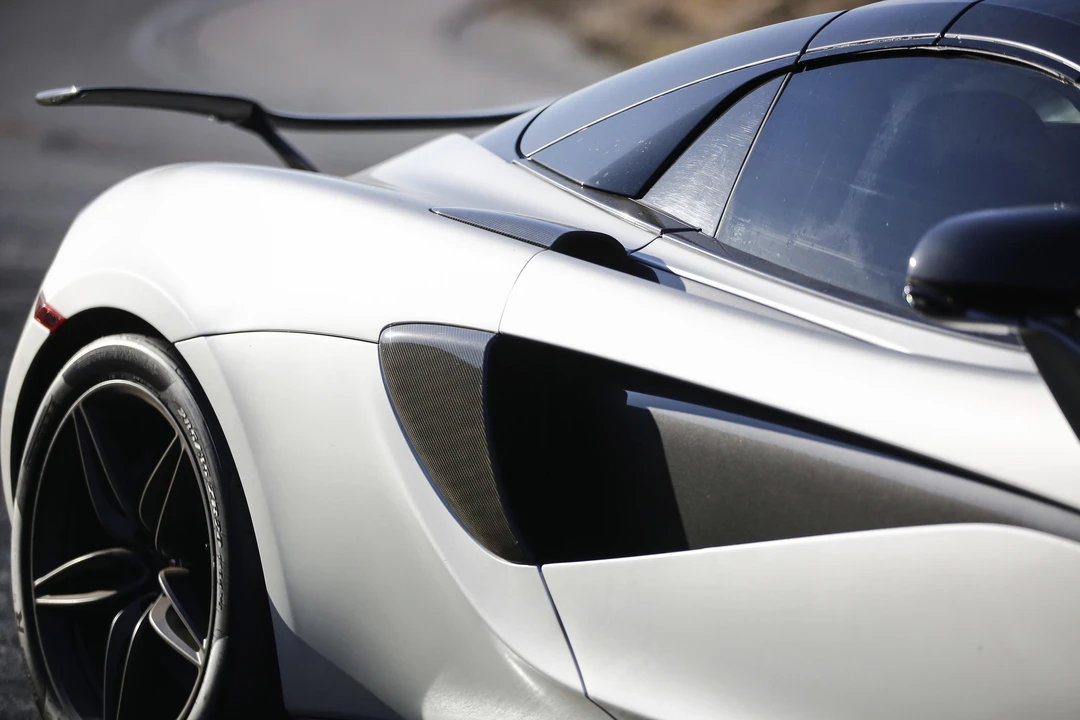 2018 McLaren 570S Spider - Image 26 of 31