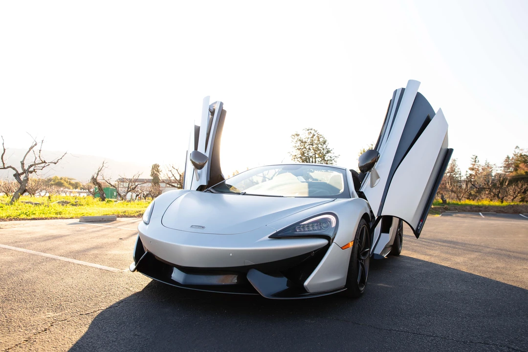 2018 McLaren 570S Spider - Image 16 of 31