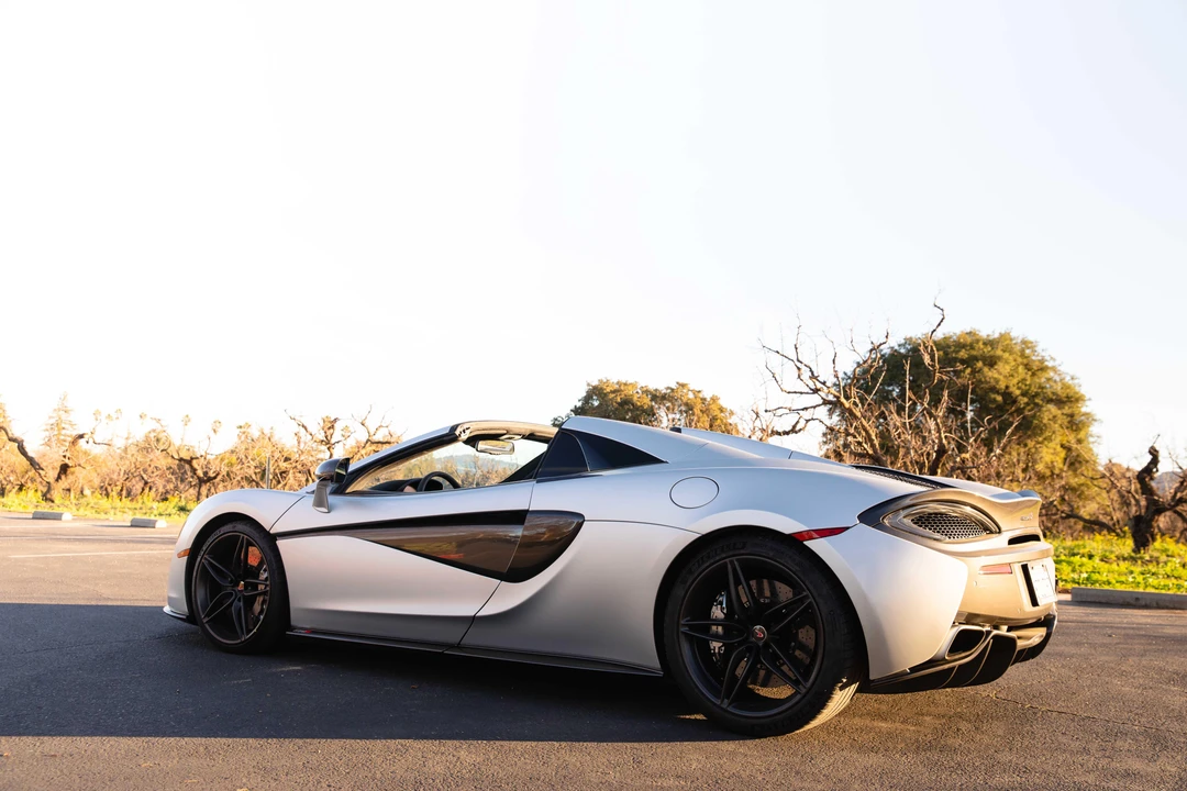 2018 McLaren 570S Spider - Image 22 of 31