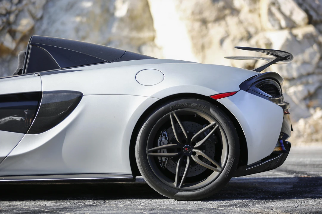 2018 McLaren 570S Spider - Image 20 of 31