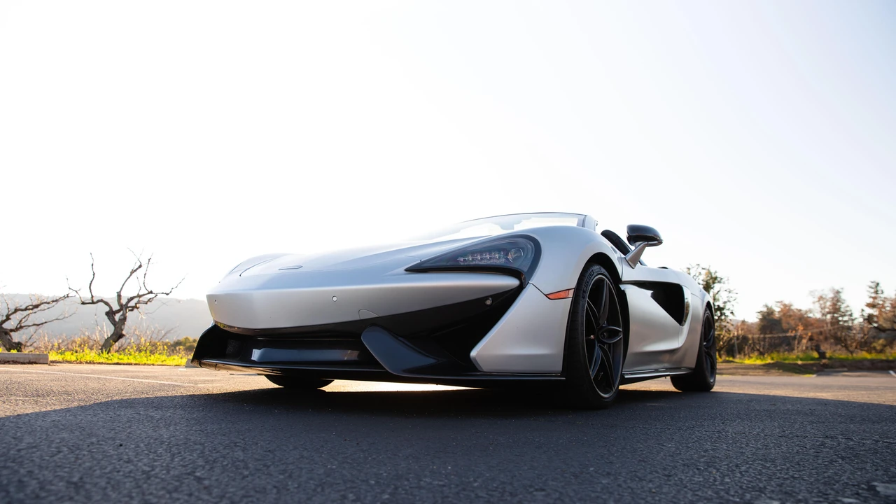 2018 McLaren 570S Spider - Image 18 of 31