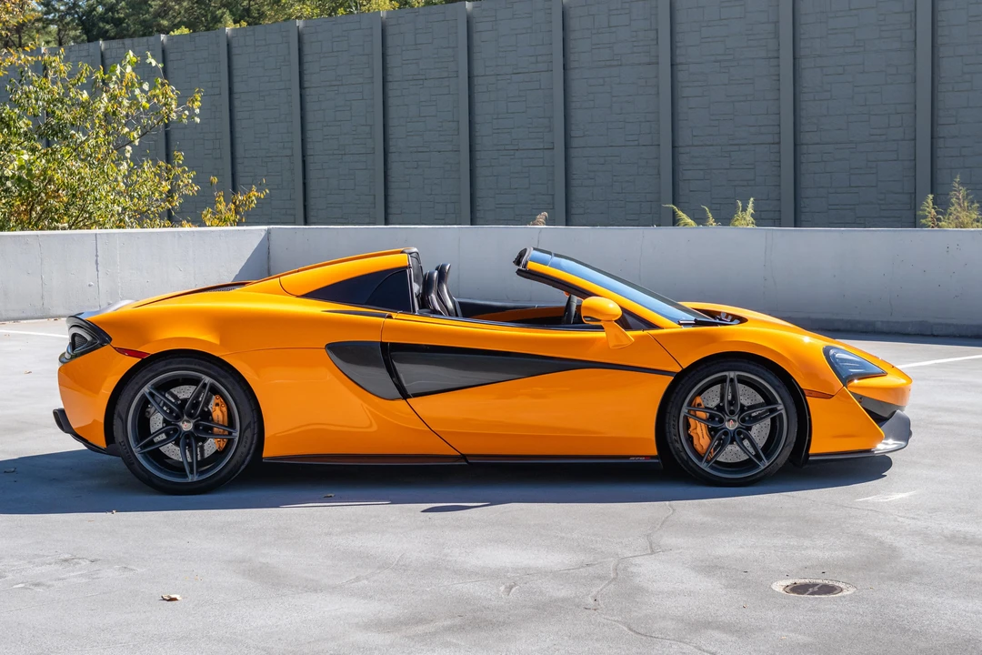 2018 McLaren 570S Spider - Image 9 of 31
