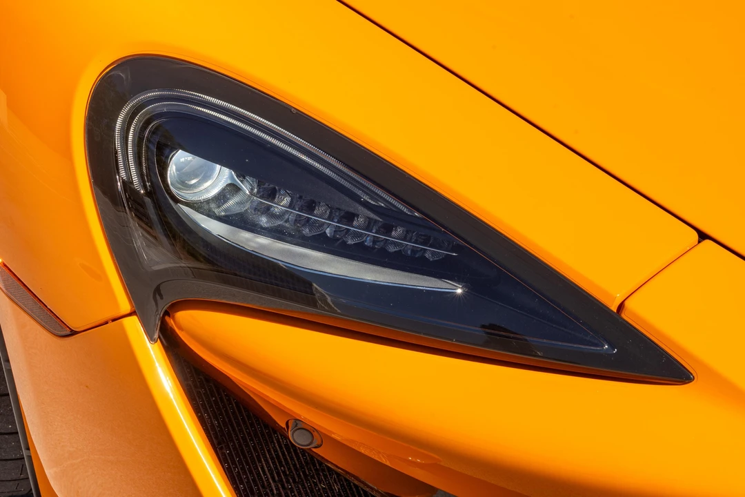 2018 McLaren 570S Spider - Image 20 of 31