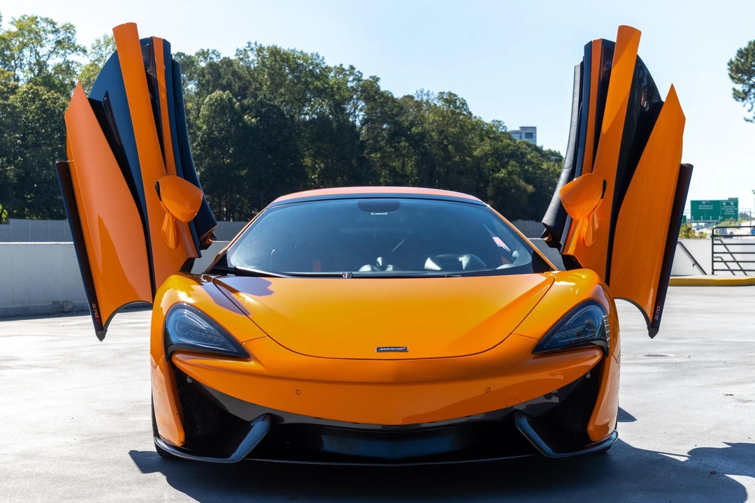 2018 McLaren 570S Spider - Image 2 of 31