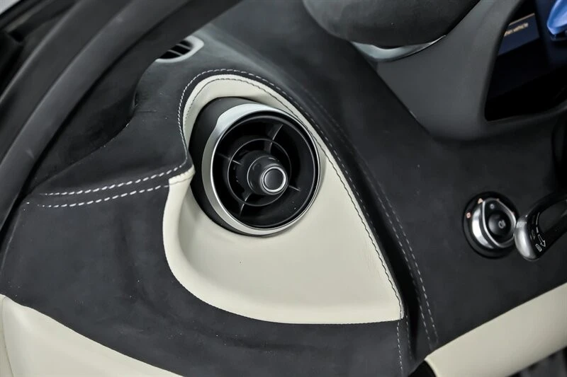 2018 McLaren 570S Spider - Image 28 of 31