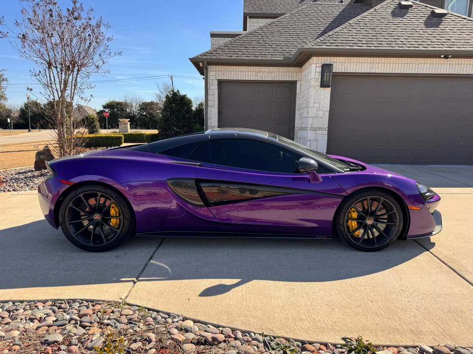 2018 McLaren 570S Spider - Image 14 of 31