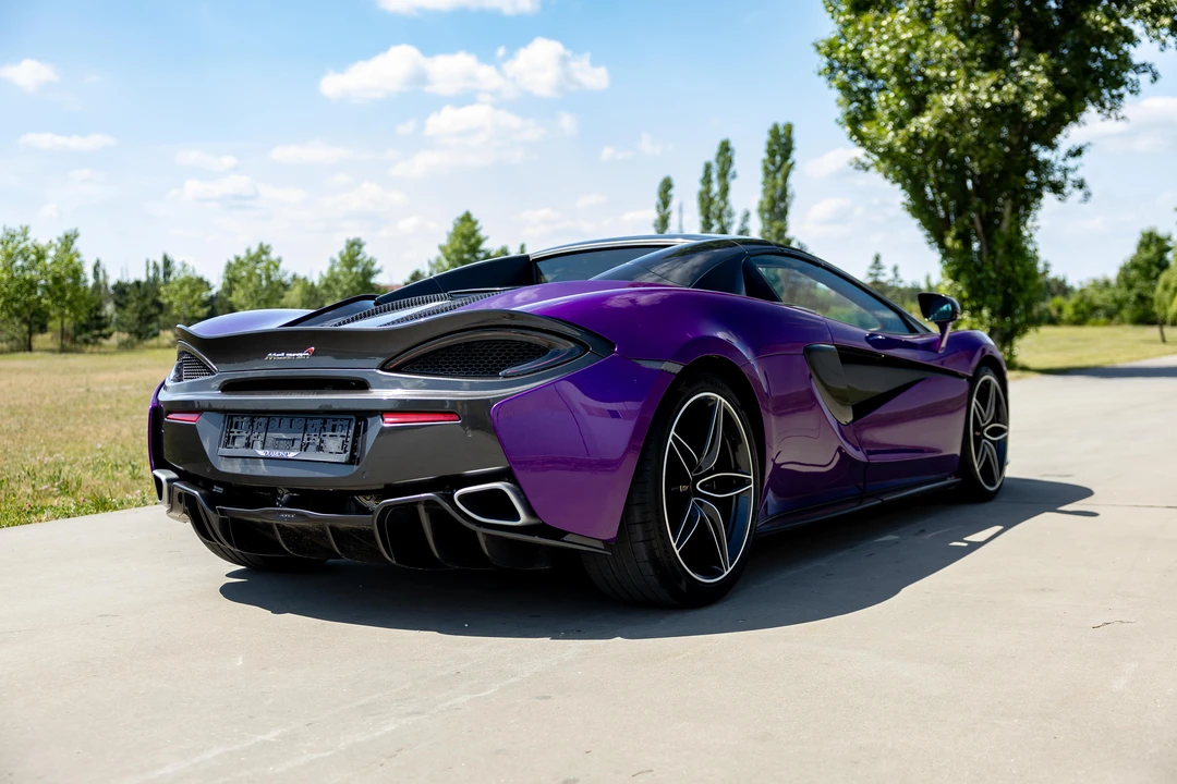 2018 McLaren 570S Spider - Image 14 of 31