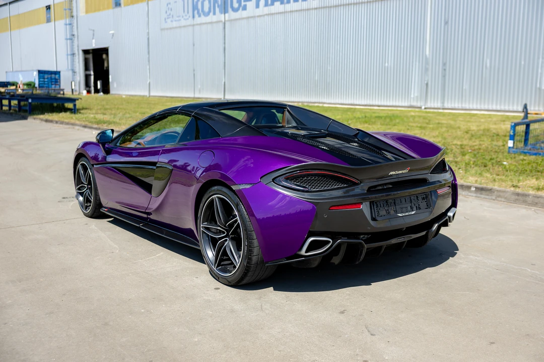 2018 McLaren 570S Spider - Image 16 of 31
