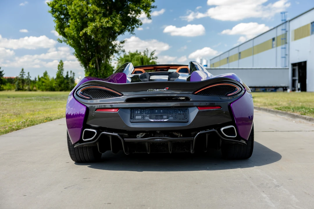 2018 McLaren 570S Spider - Image 19 of 31