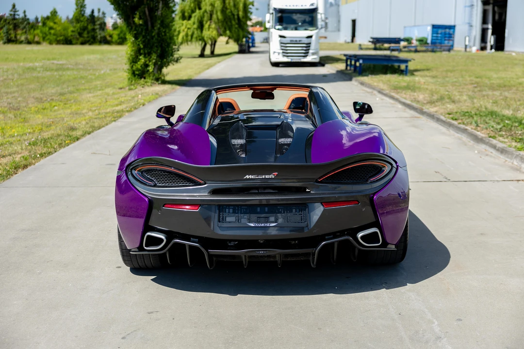 2018 McLaren 570S Spider - Image 20 of 31