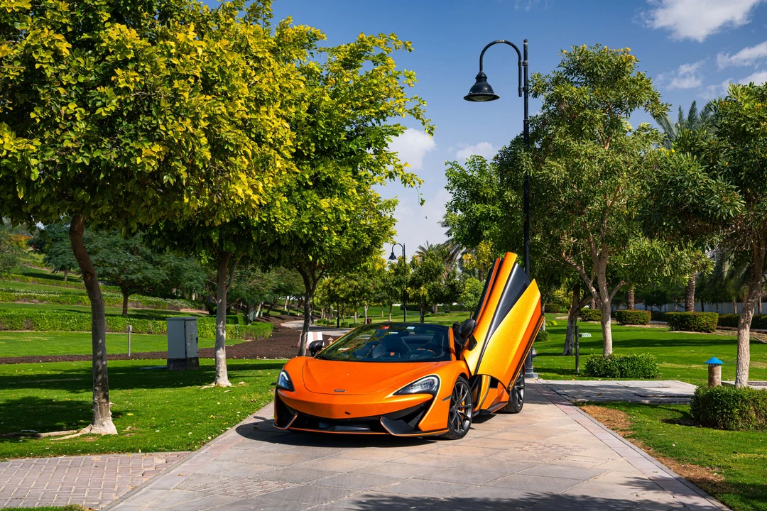 2018 McLaren 570S Spider - Image 14 of 31