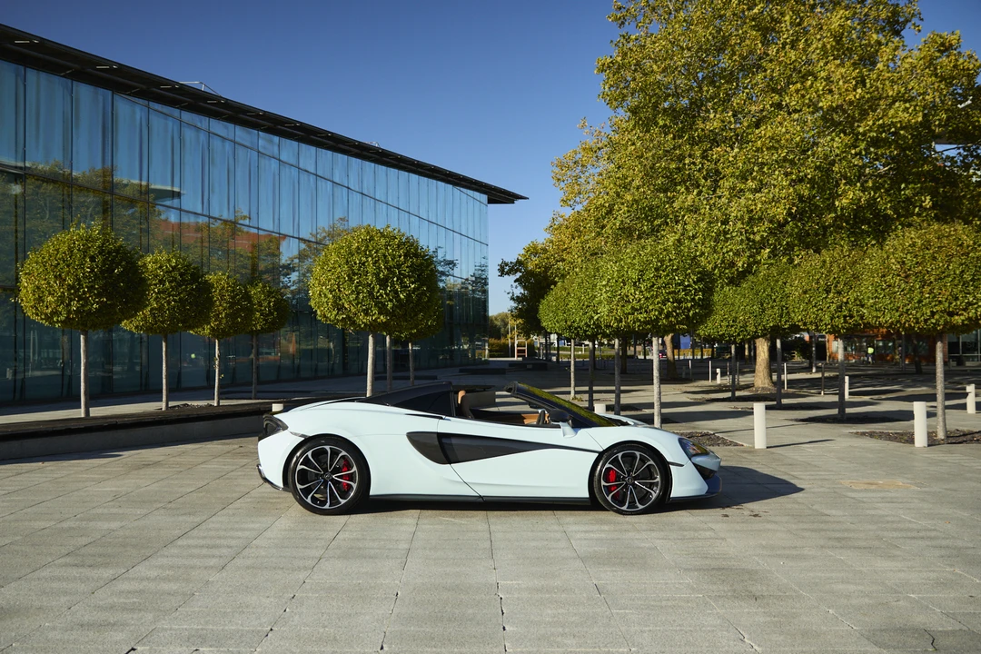 2018 McLaren 570S Spider - Image 13 of 31