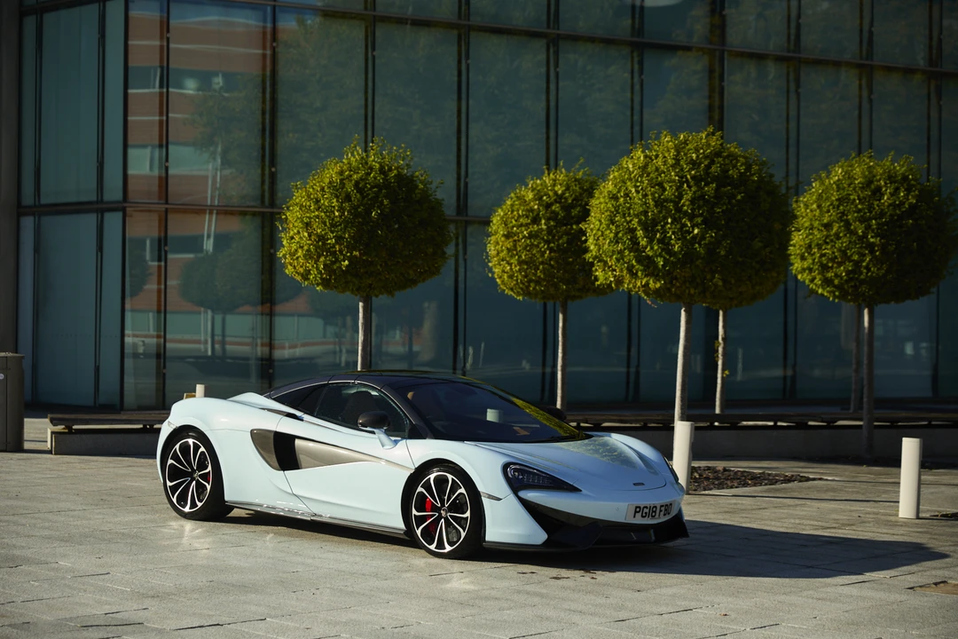 2018 McLaren 570S Spider - Image 15 of 31