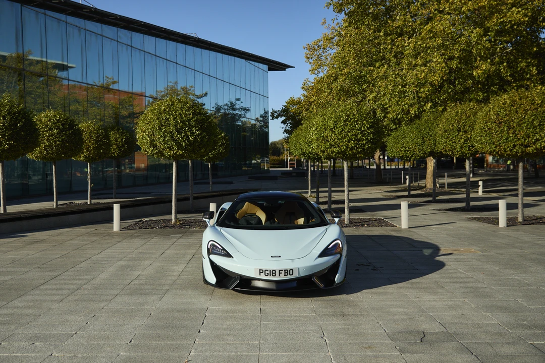 2018 McLaren 570S Spider - Image 17 of 31