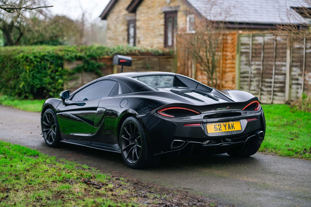 2018 McLaren 570S Spider - Image 6 of 31