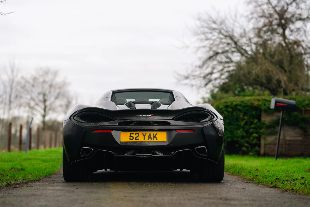 2018 McLaren 570S Spider - Image 14 of 31