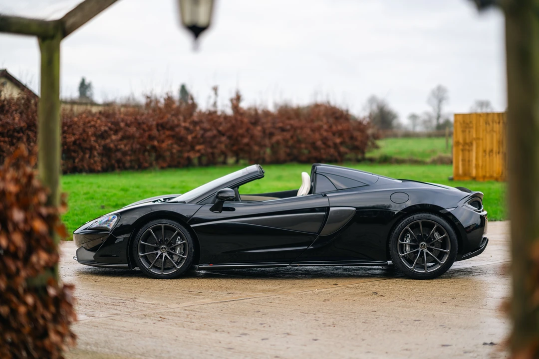 2018 McLaren 570S Spider - Image 5 of 31