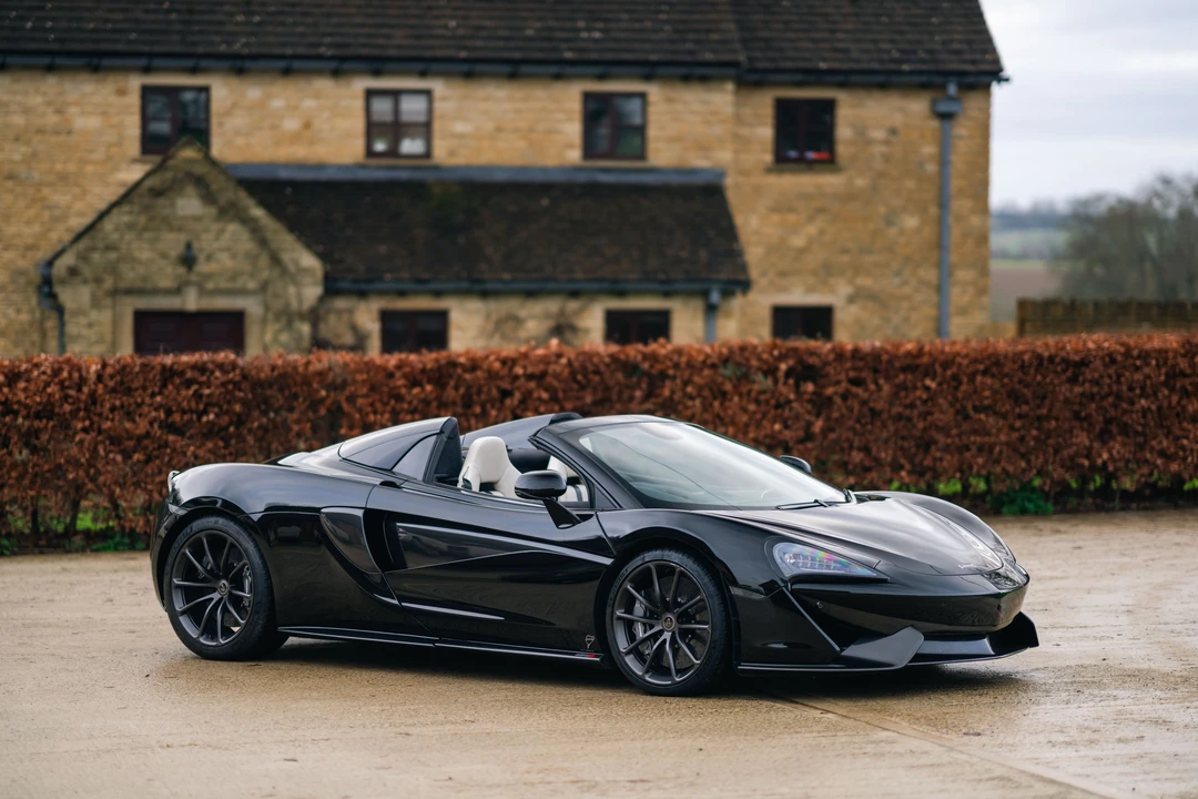 2018 McLaren 570S Spider - Image 2 of 31