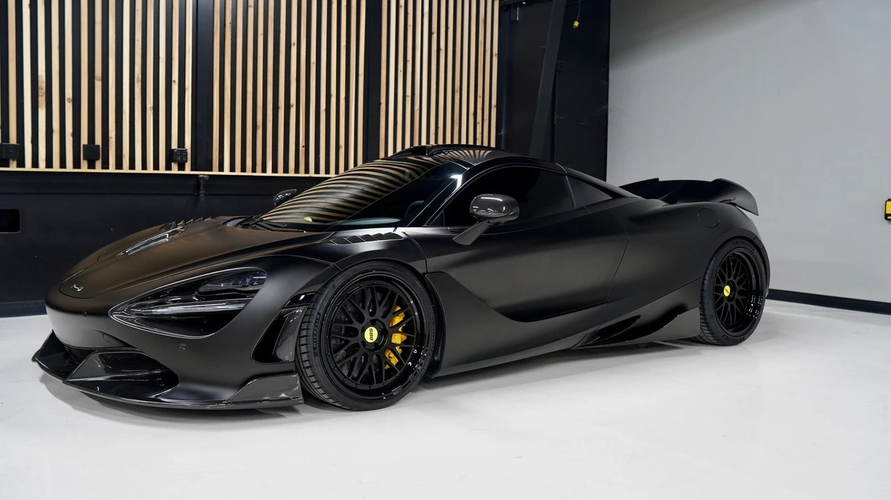 2018 McLaren 720S - Image 2 of 21