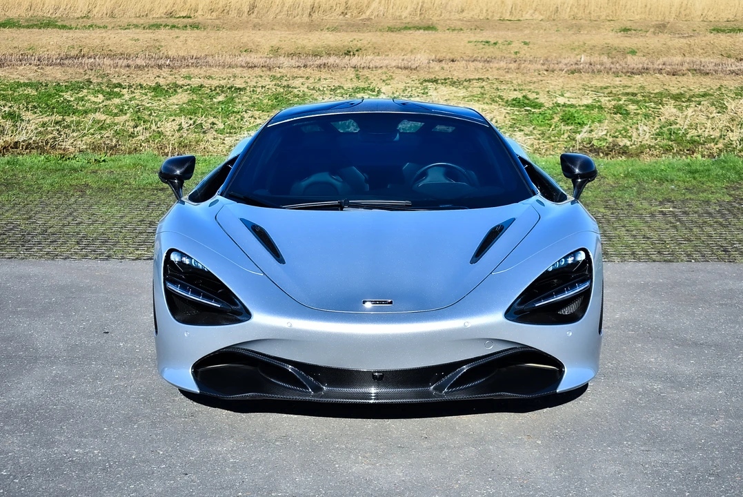 2018 McLaren 720S - Image 2 of 31