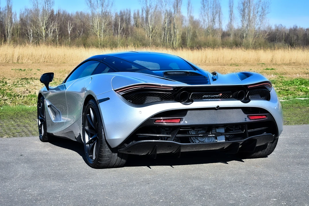 2018 McLaren 720S - Image 6 of 31