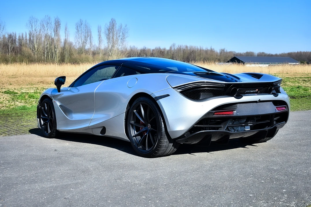 2018 McLaren 720S - Image 9 of 31