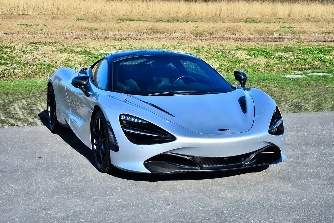 2018 McLaren 720S - Image 13 of 31