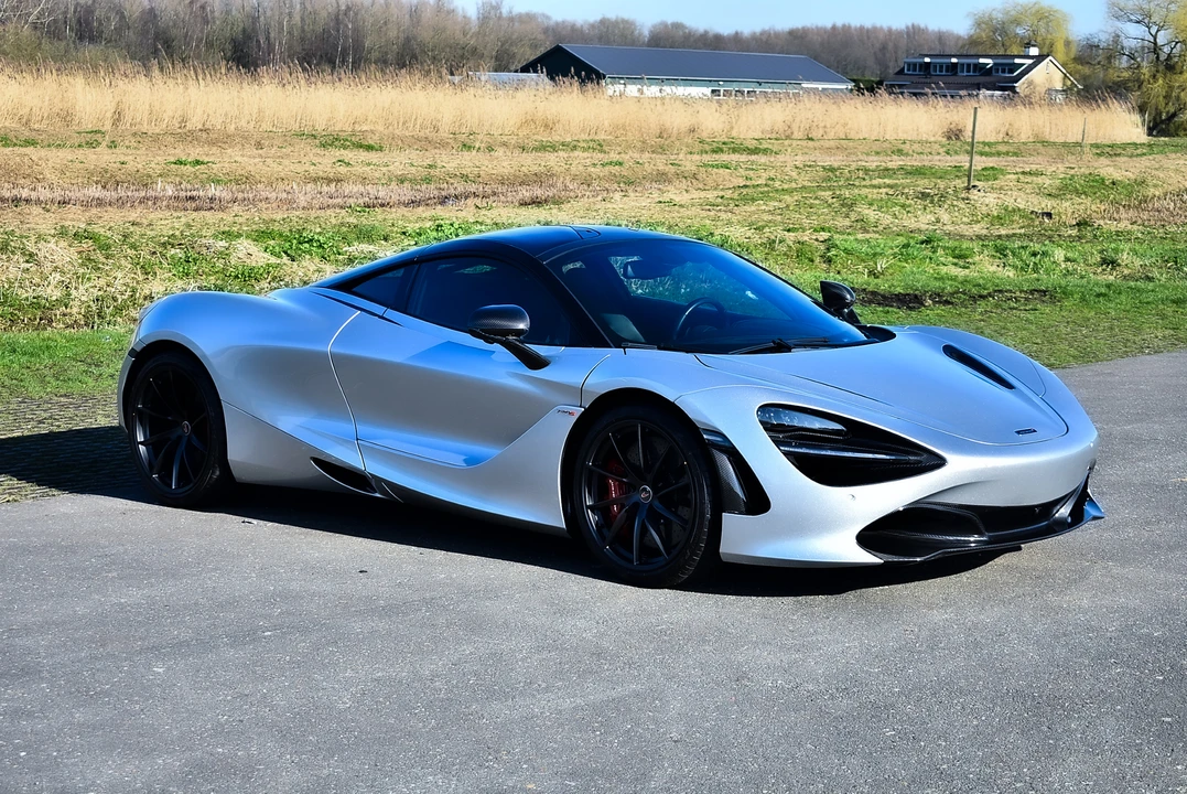 2018 McLaren 720S - Image 15 of 31