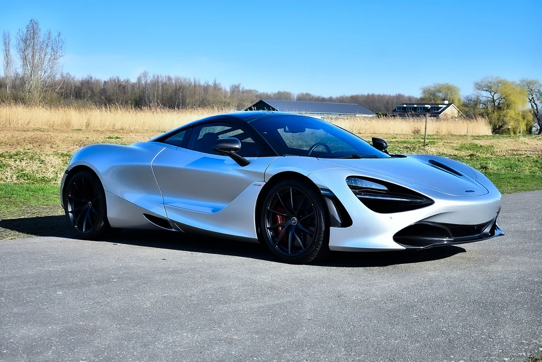 2018 McLaren 720S - Image 16 of 31