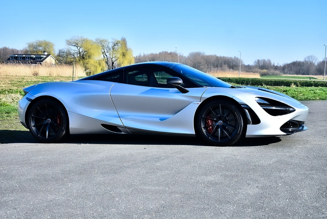 2018 McLaren 720S - Image 4 of 31