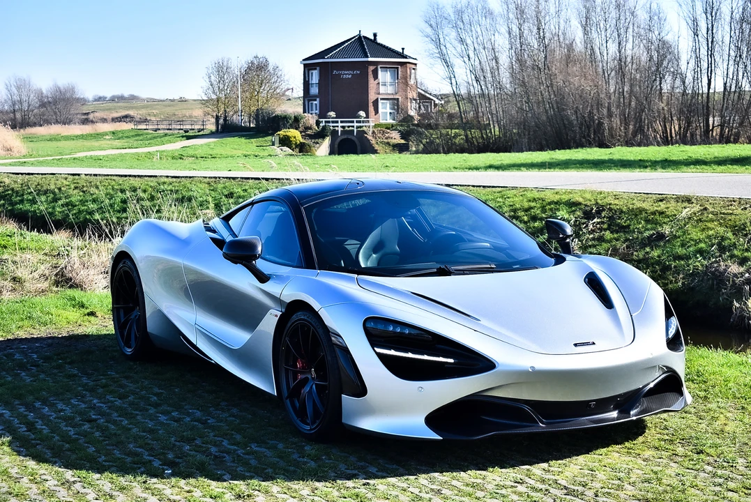 2018 McLaren 720S - Image 19 of 31