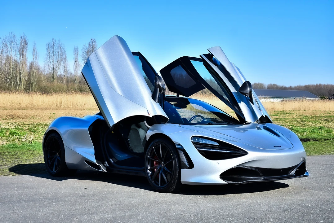 2018 McLaren 720S - Image 24 of 31