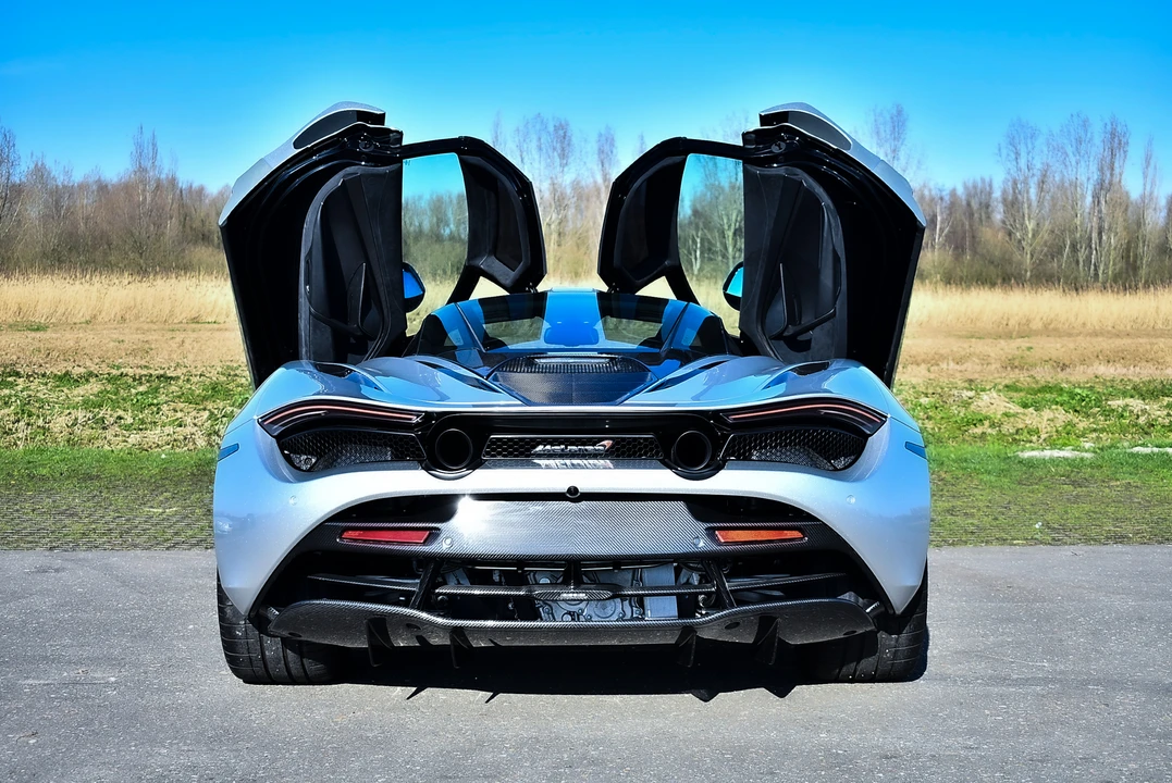 2018 McLaren 720S - Image 25 of 31
