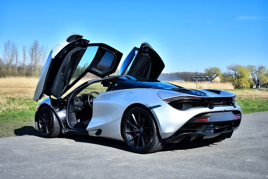 2018 McLaren 720S - Image 27 of 31