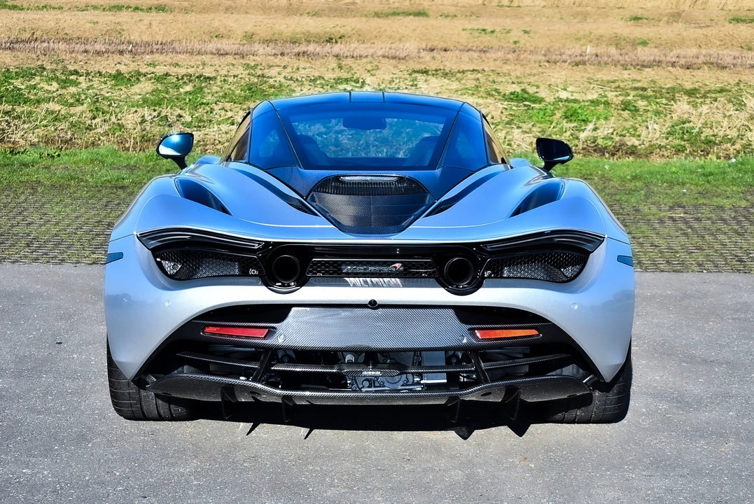 2018 McLaren 720S - Image 28 of 31