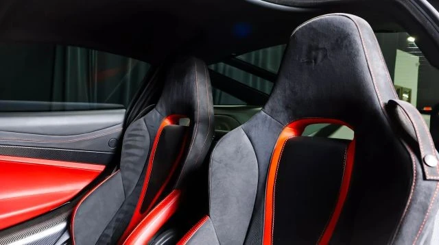 2018 McLaren 720S - Image 21 of 23