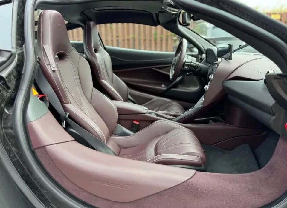 2018 McLaren 720S - Image 9 of 10