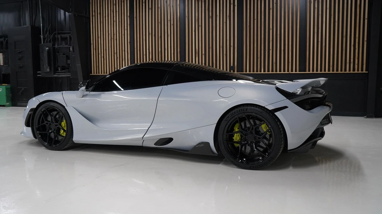 2018 McLaren 720S - Image 9 of 20