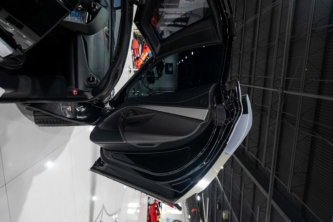 2018 McLaren 720S - Image 31 of 31