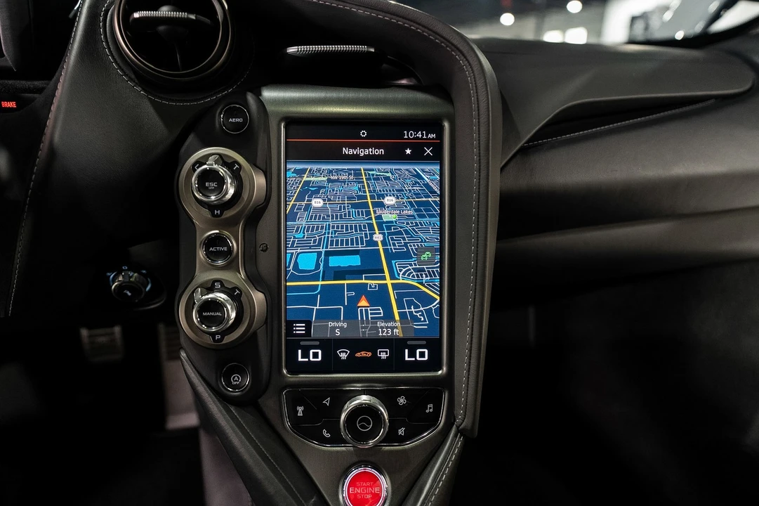 2018 McLaren 720S - Image 24 of 31