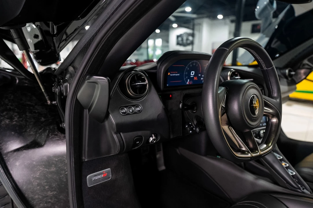 2018 McLaren 720S - Image 26 of 31