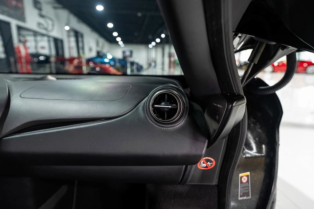 2018 McLaren 720S - Image 29 of 31