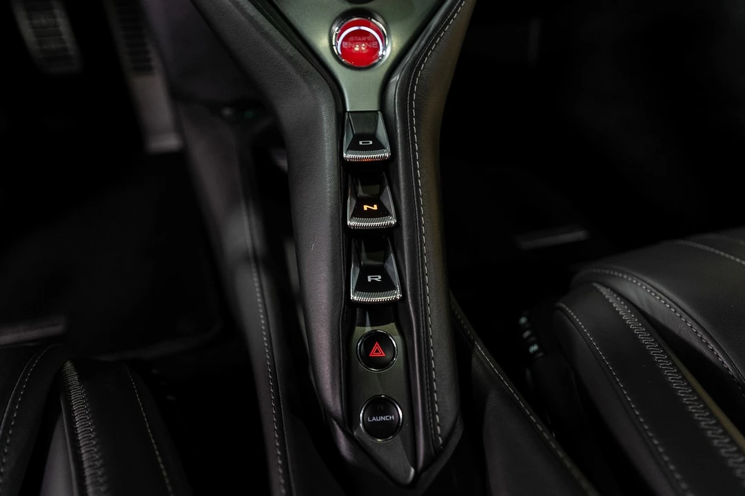 2018 McLaren 720S - Image 25 of 31
