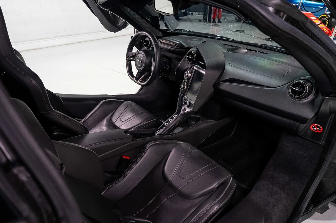 2018 McLaren 720S - Image 19 of 31